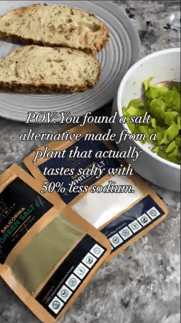 Scrambled Eggs with green Salt