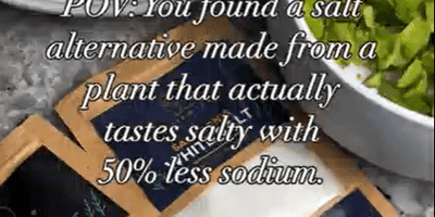 Scrambled Eggs with green Salt